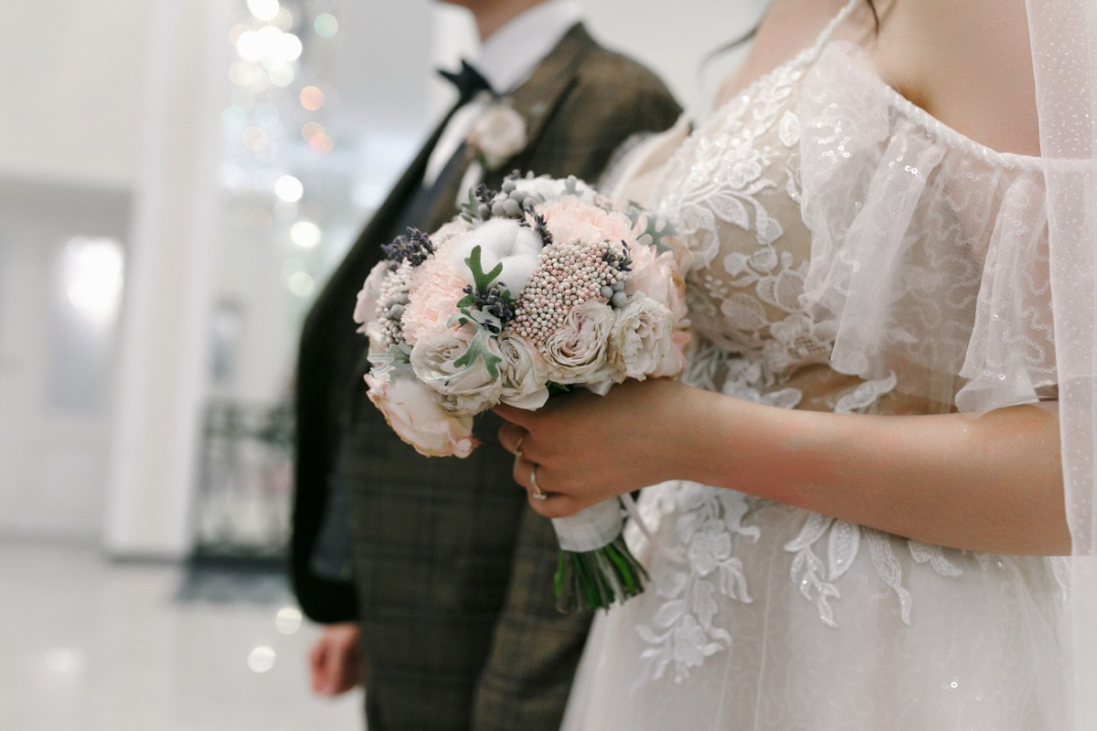 Свадебная фотосессия на Невском. Свадебный фотограф СПБ