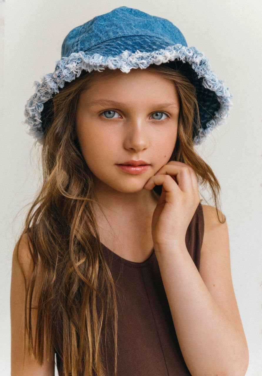 Зуева Лиза 7 ЛЕТ 129 СМ. Детское модельное агентство Musthave agency. База профессиональных моделей