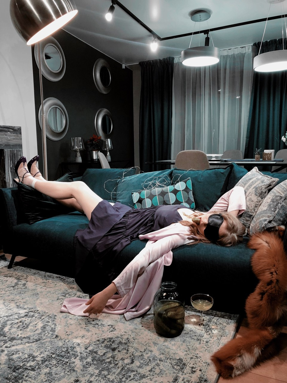 Современная концептуальная фотография о теле, уязвимости и идентичности. Визуальная практика на стиле честности, пост-иронии и искусства.Рекламная фотография, Концептуальная фотография, Современный художник, Психология, Коммерческий фотограф, Репортажный фотограф, Стрит фотография, Арт, Сюрреализм, Мобильная фотография, Снято на айфон, Дима Бурза