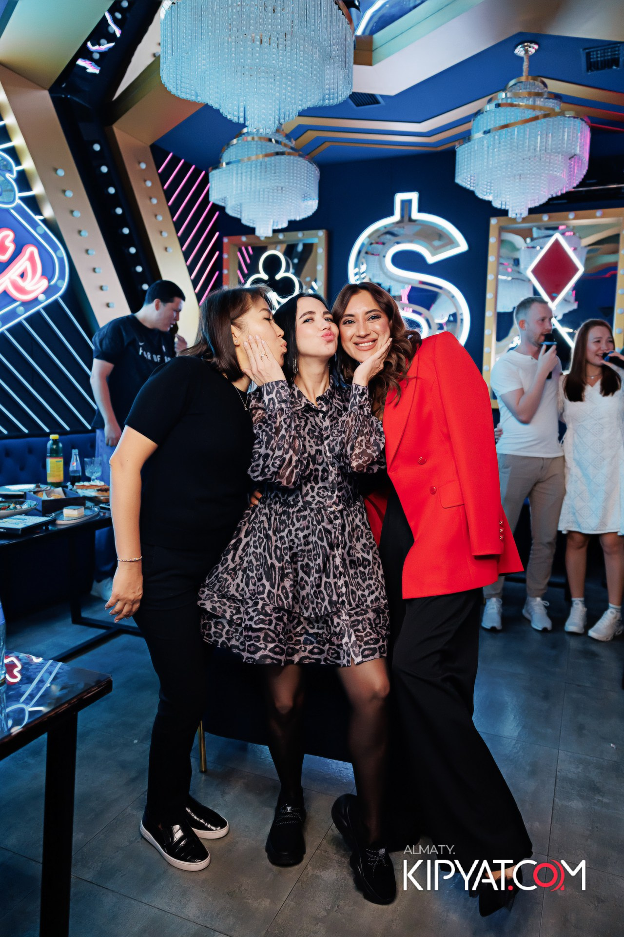 ЗАЯ, НА БИС!. КИПЯТКОМ АЛМАТЫ!