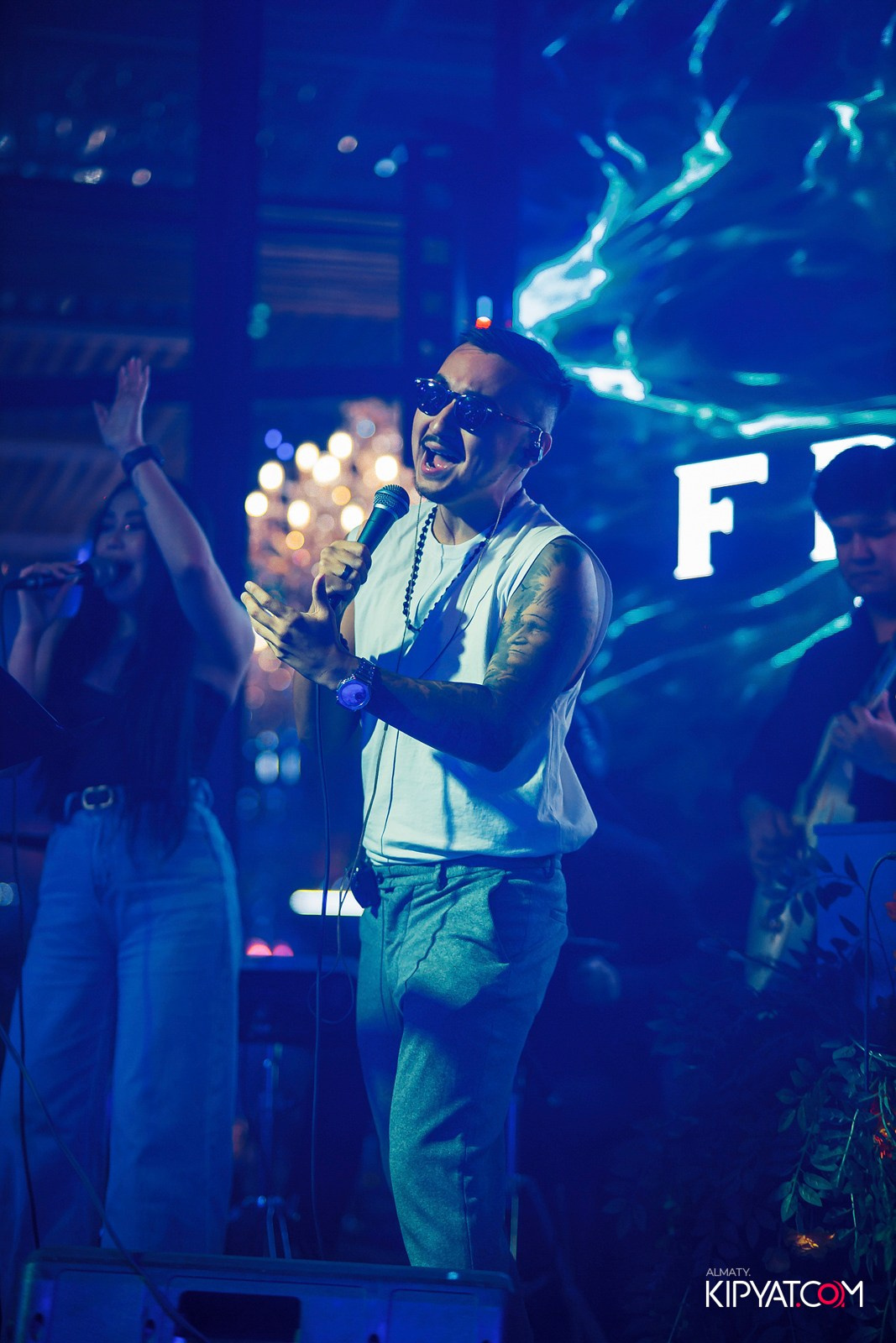 FRIENDS BAR & TERRACE. КИПЯТКОМ АЛМАТЫ!