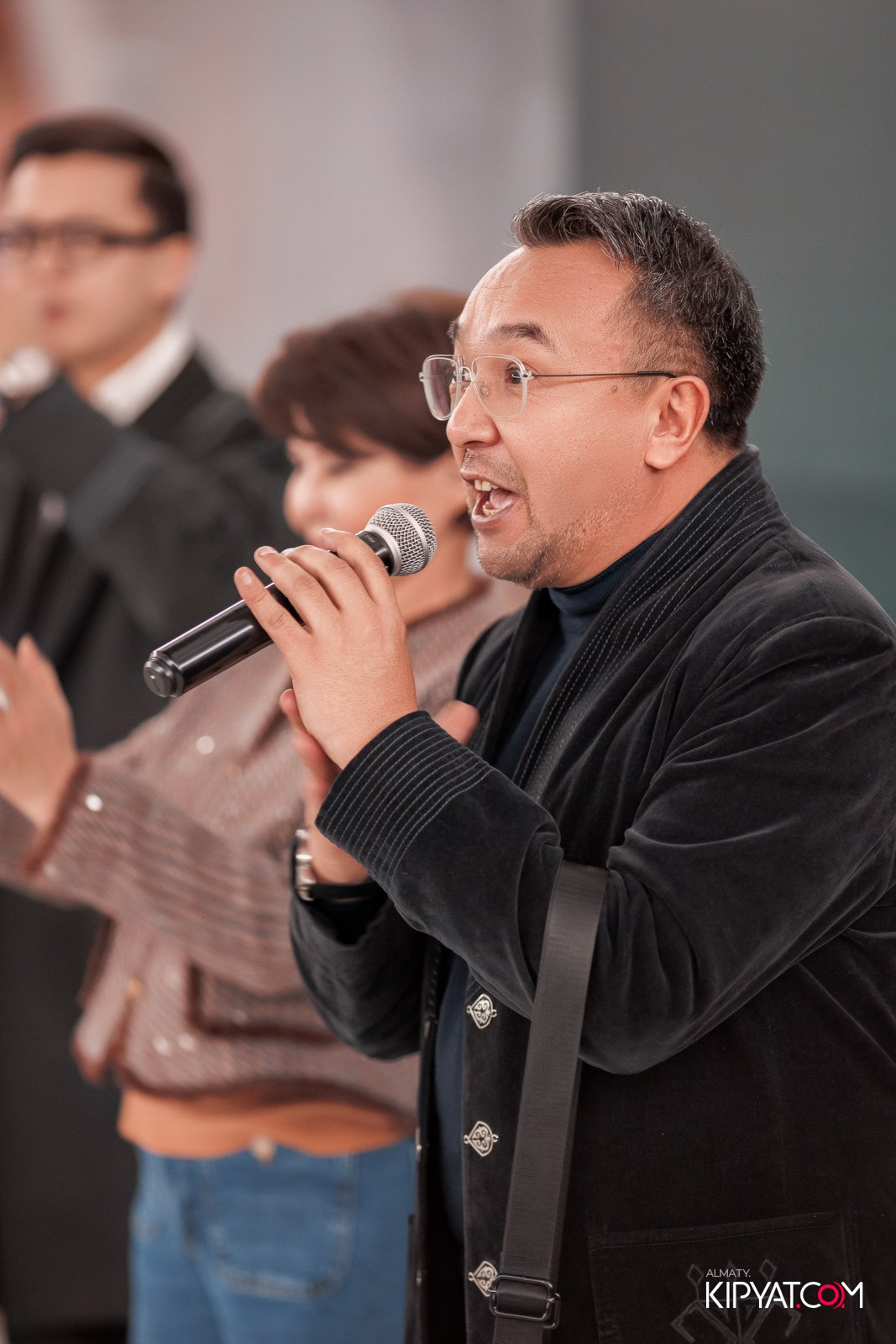 FASHION ПОКАЗ, КАЗАХСКОЙ НАЦИОНАЛЬНОЙ ОДЕЖДЫ. КИПЯТКОМ АЛМАТЫ!