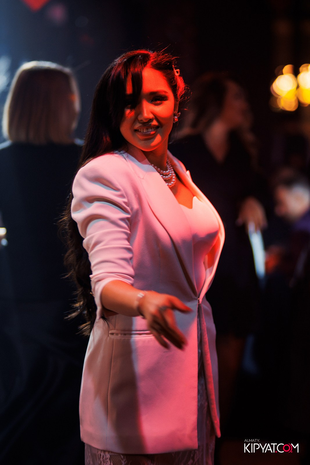 FRIENDS BAR & TERRACE. КИПЯТКОМ АЛМАТЫ!