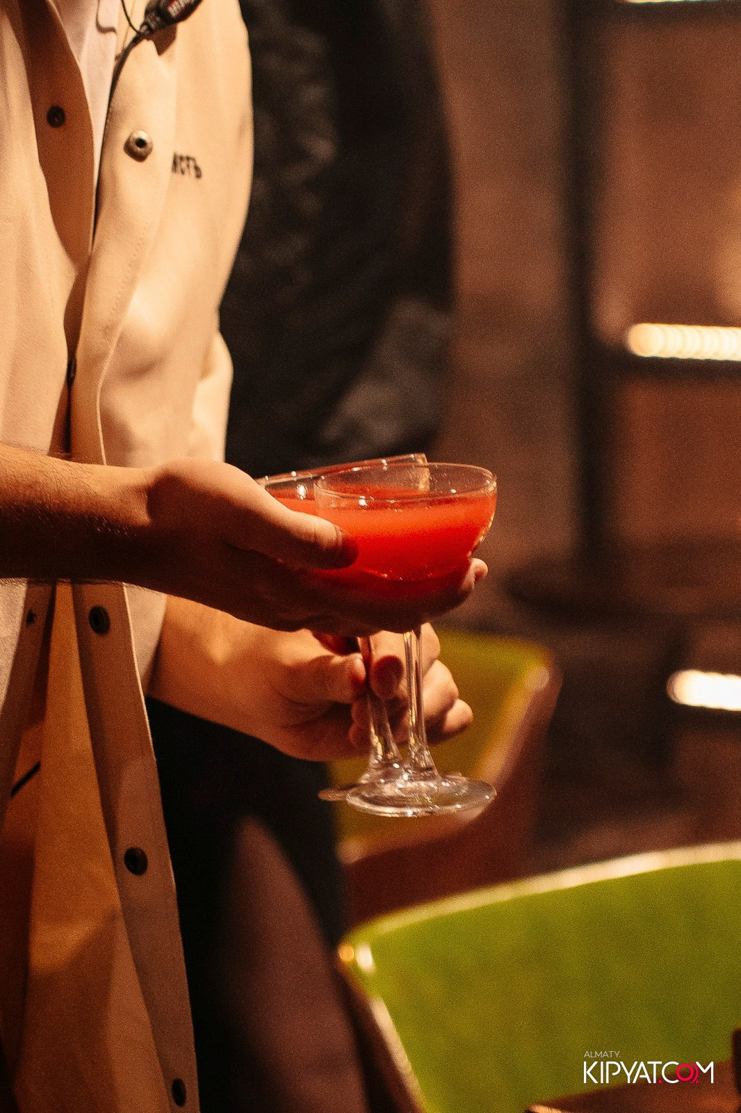 РЕСТО-БАР СКАНДАЛИСТЪ. КИПЯТКОМ АЛМАТЫ!