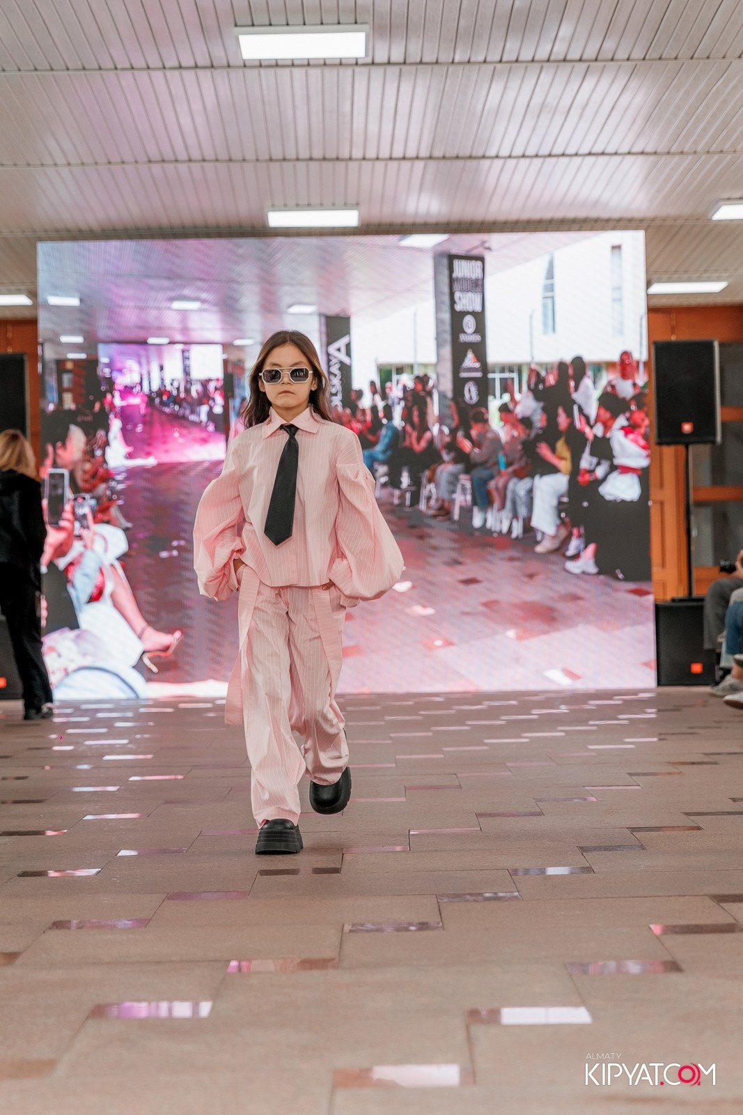JUNIOR FASHION SHOW. КИПЯТКОМ АЛМАТЫ!