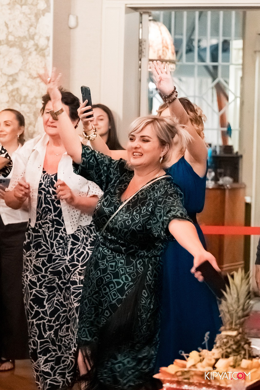 РЕСТОРАН МАРЬИНА РОЩА. КИПЯТКОМ АЛМАТЫ!