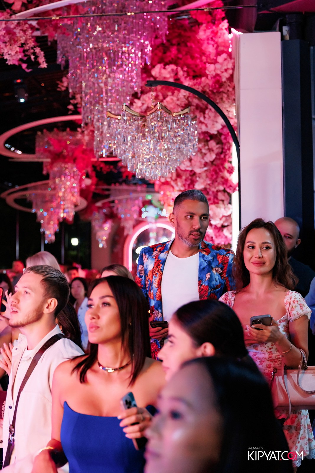 НОДАР РЕВИЯ В «ЗАЯ, НА БИС». КИПЯТКОМ АЛМАТЫ!