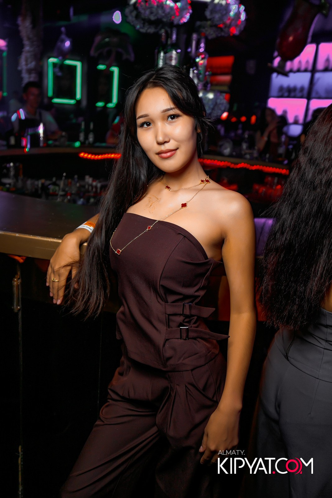 UYAT EMES BAR. КИПЯТКОМ АЛМАТЫ!