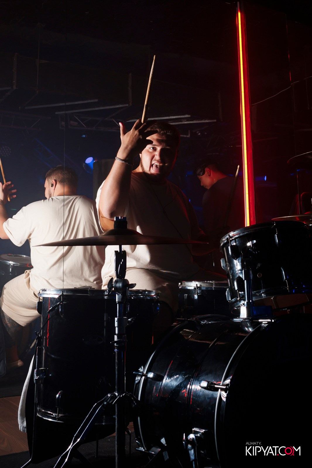 НОЧНОЙ КЛУБ ICON. КИПЯТКОМ АЛМАТЫ!