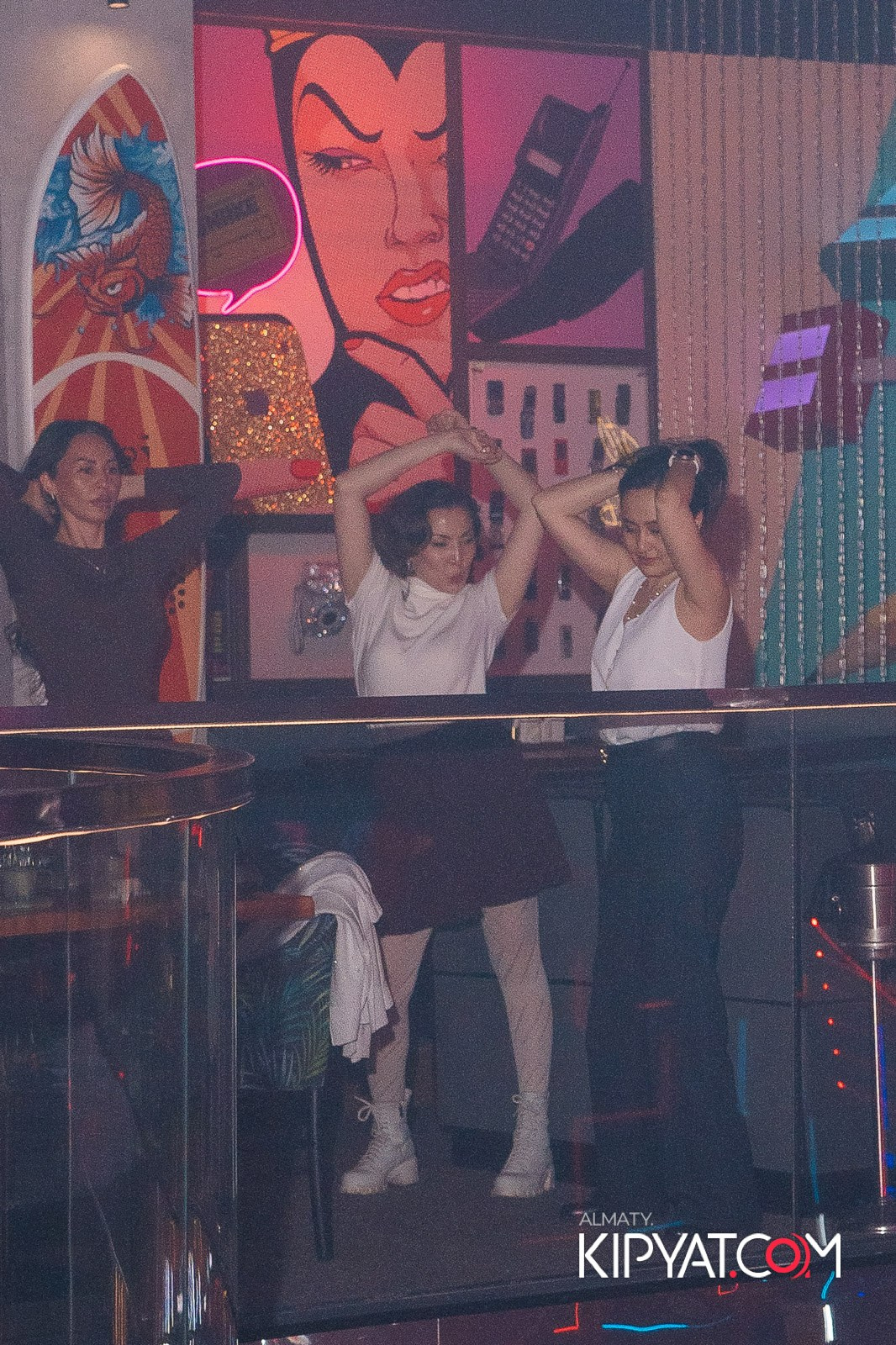 SANTA BARBARA — ВЫСТУПЛЕНИЕ LIZWI. КИПЯТКОМ АЛМАТЫ!