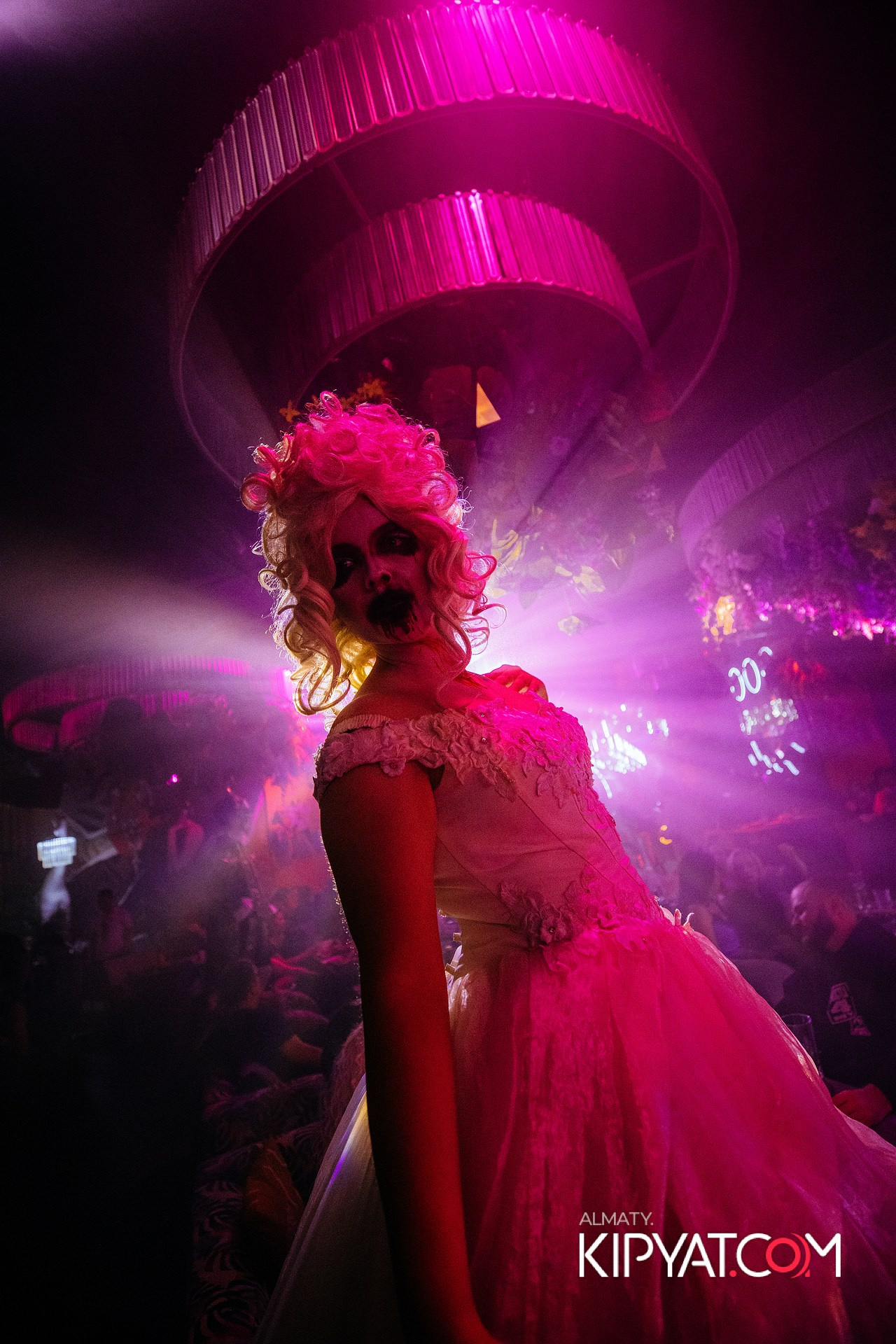 FRIENDS BAR & TERRACE. КИПЯТКОМ АЛМАТЫ! Фотосъемка мероприятий в Алматы