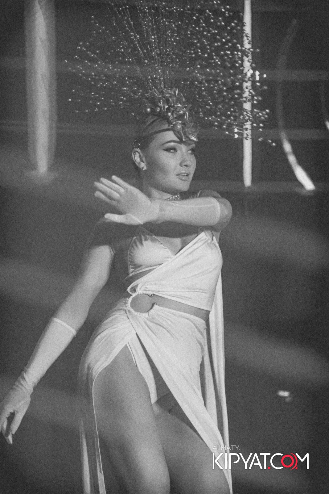 SANTA BARBARA — ПИТ ДЖЕЙСОН (ГР. ПРЕМЬЕР-МИНИСТР) И ИЛЬЯ ЗУДИН (ГР. ДИНАМИТ) НА ПРЕДНОВОГОДНЕЙ ВЕЧЕРИНКЕ. КИПЯТКОМ АЛМАТЫ!