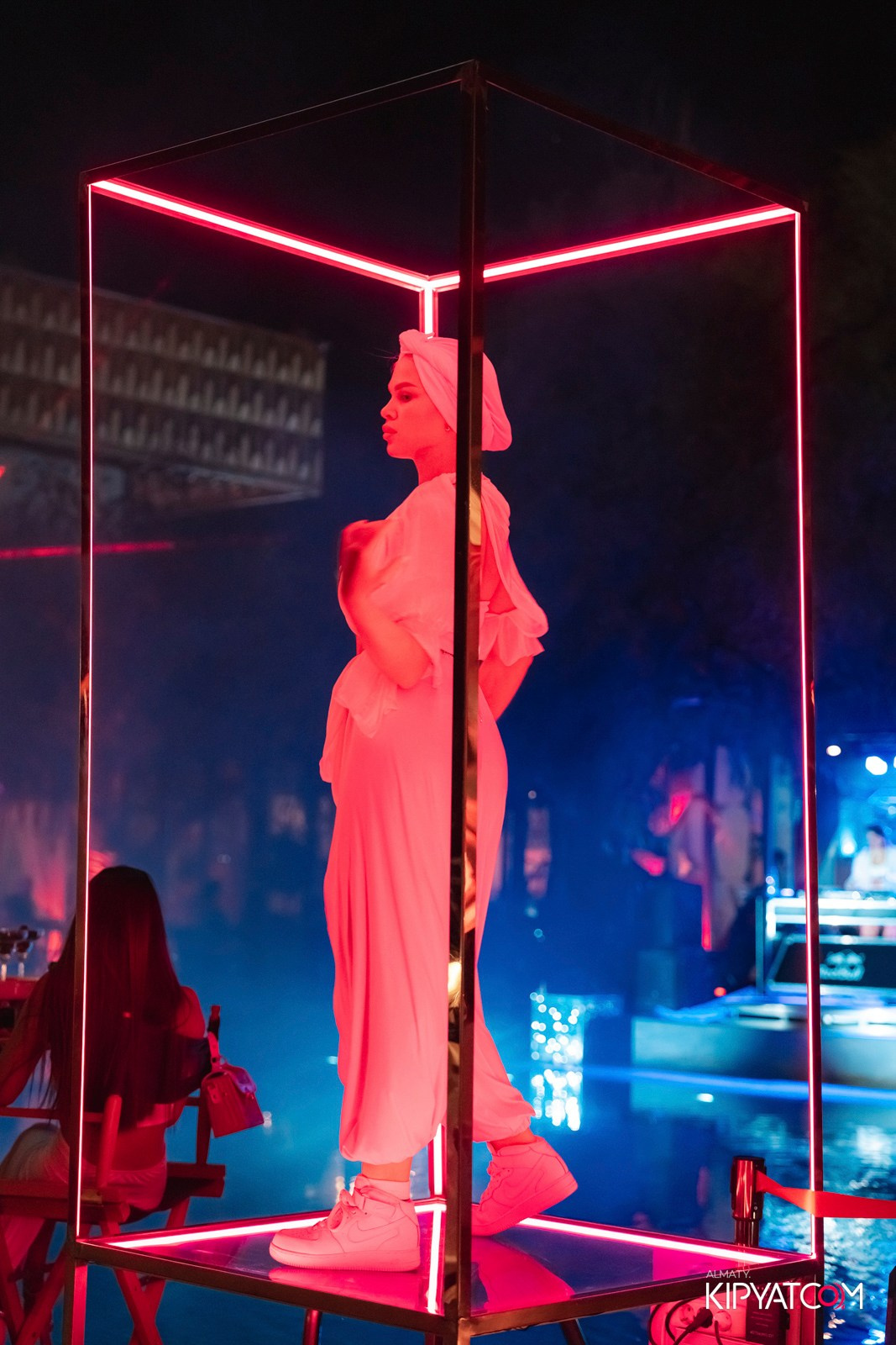 EDEN POOL & BAR. КИПЯТКОМ АЛМАТЫ!