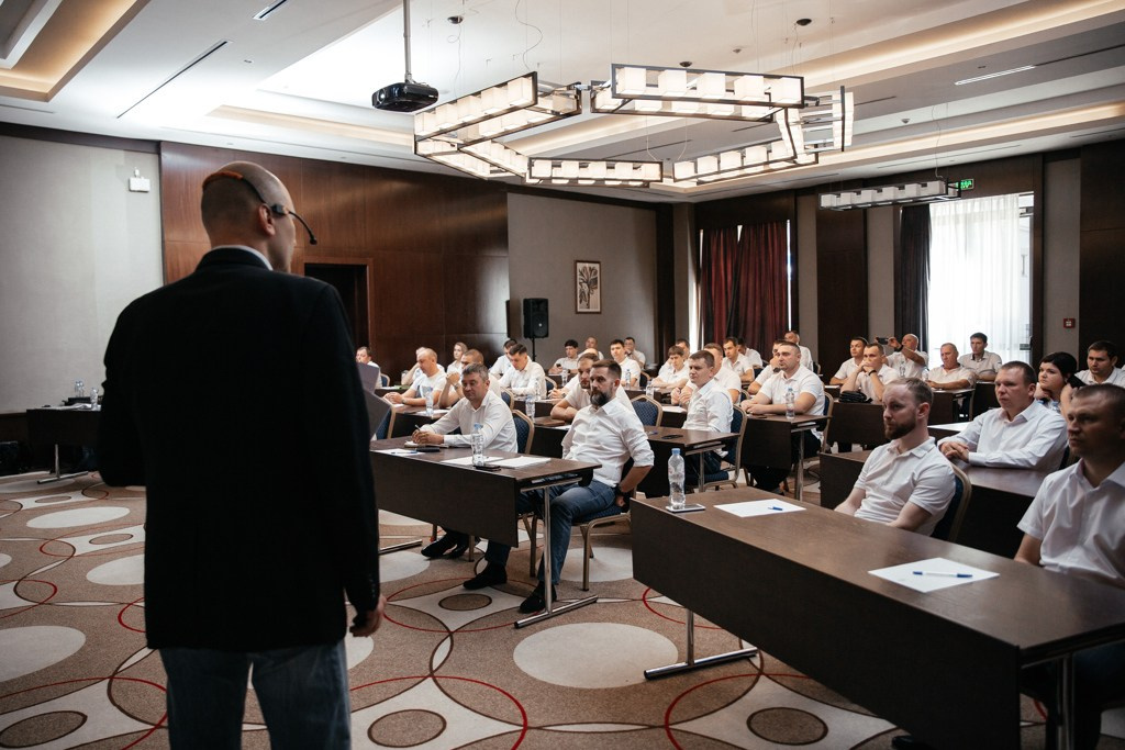 Фотосъёмка конференций, рабочих встреч. Свадебный, репортажный фотограф Дмитрий Макарченко