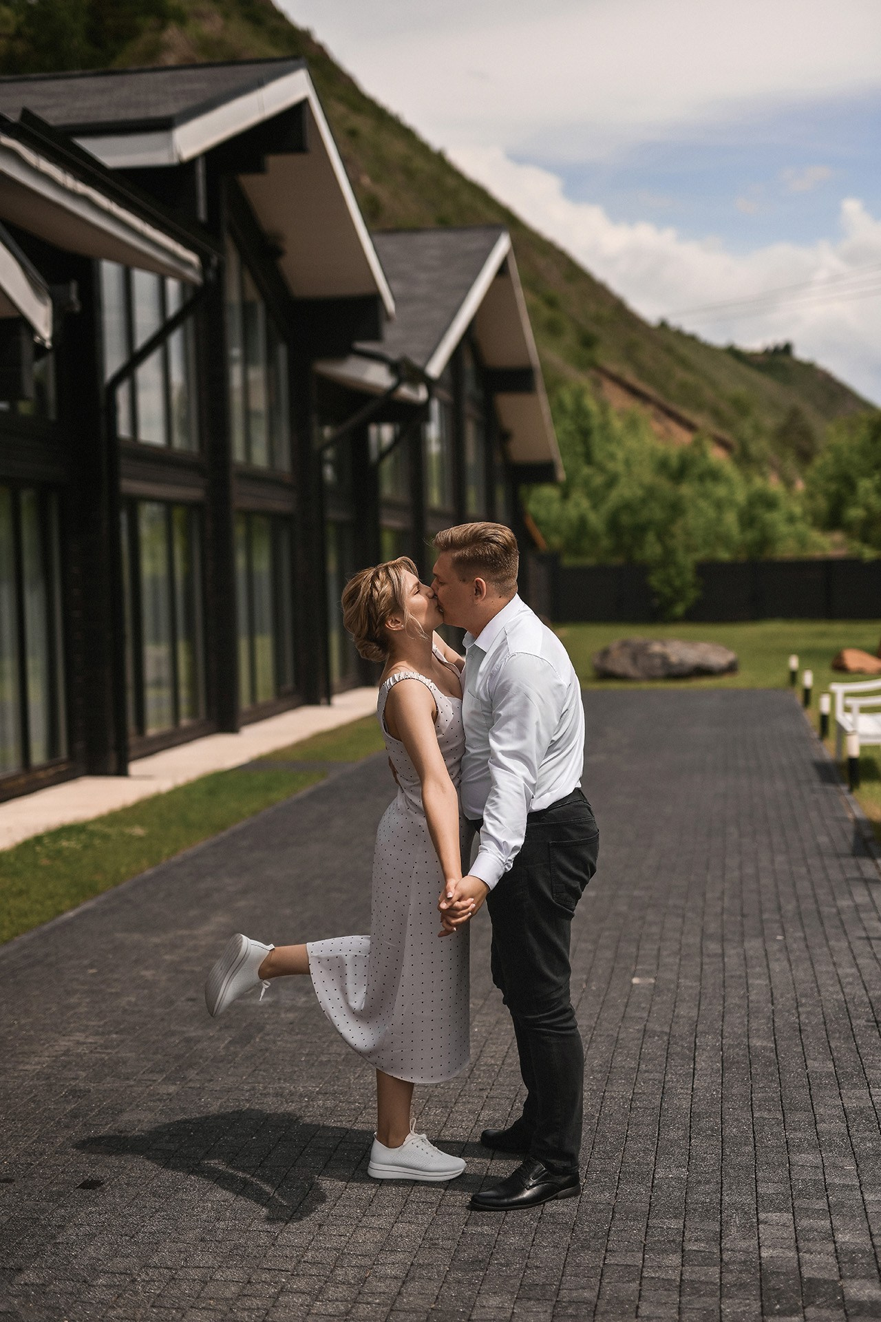 🏡 Роман и Мария — классическая свадьба в "Соснах" | Элегантные фото в доме событий под Красноярском. 📸 Свадебный и семейный фотограф в Красноярске Тихомиров Евгений | 17 лет опыта | 800+ свадеб