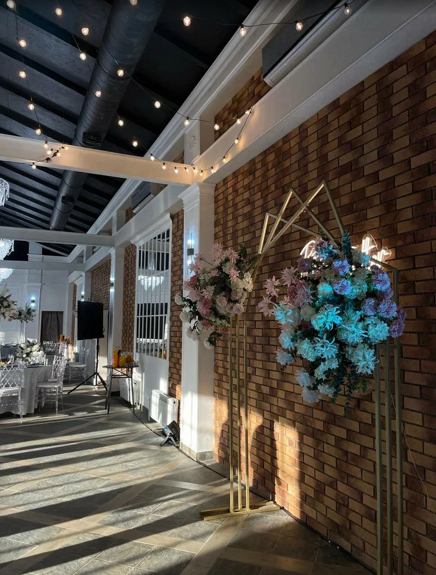 Площадка № 2-2. Свадебный организатор Москва