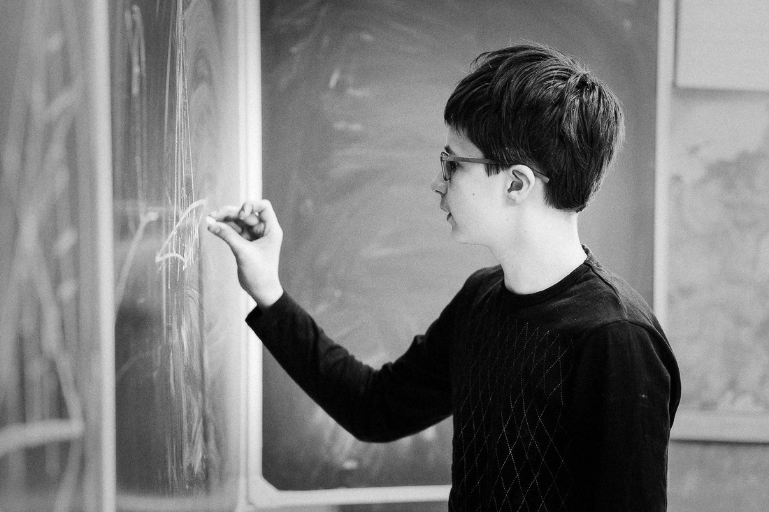 Фоторепортаж со школьного урока 4-го класса. Репортажный фотограф Борис Геер