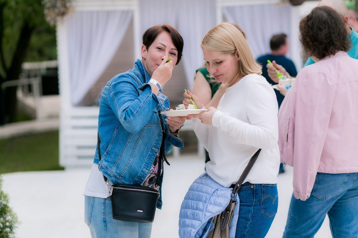 Фотосъемка корпоратива Major на берегу строгинской поймы. Репортажный фотограф Борис Геер