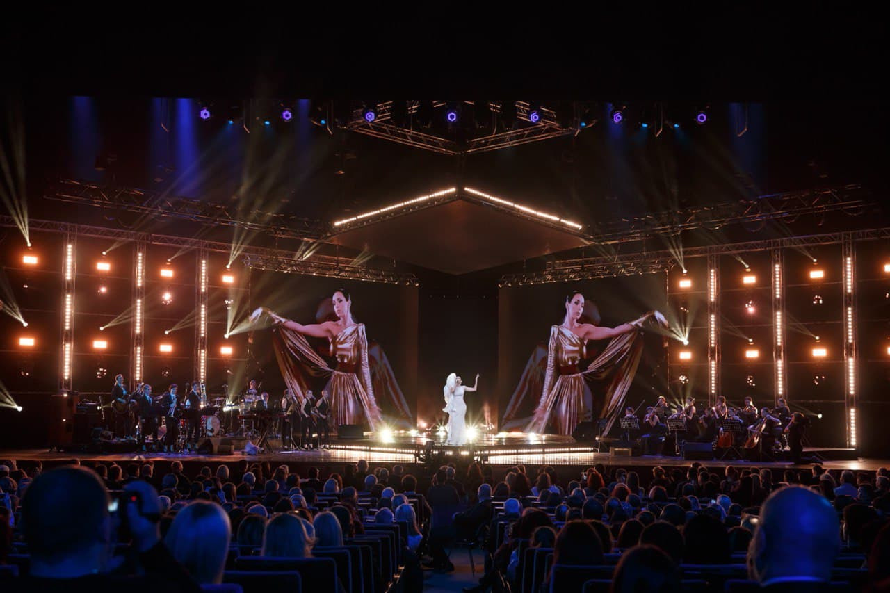 Alsou / Show “Don’t be silent” / 2018. OOPS TEAM