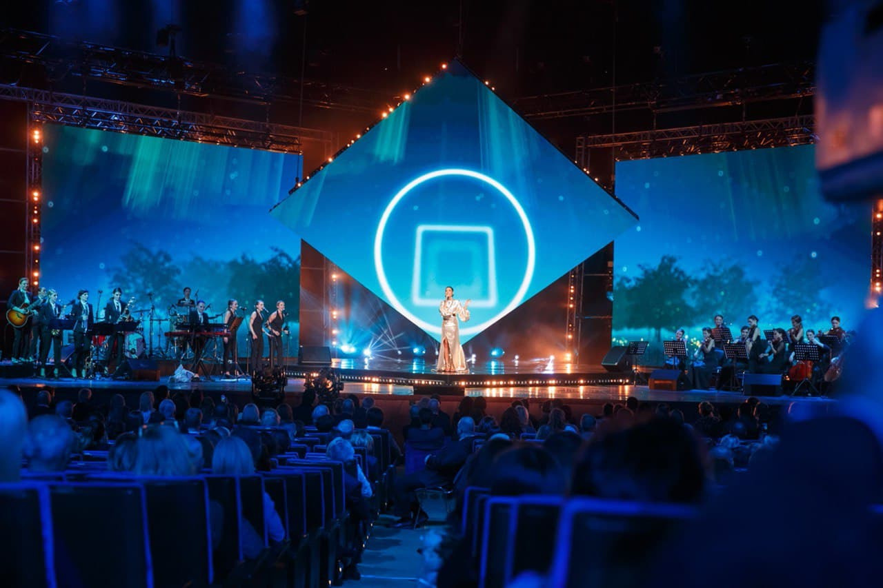 Alsou / Show “Don’t be silent” / 2018. OOPS TEAM