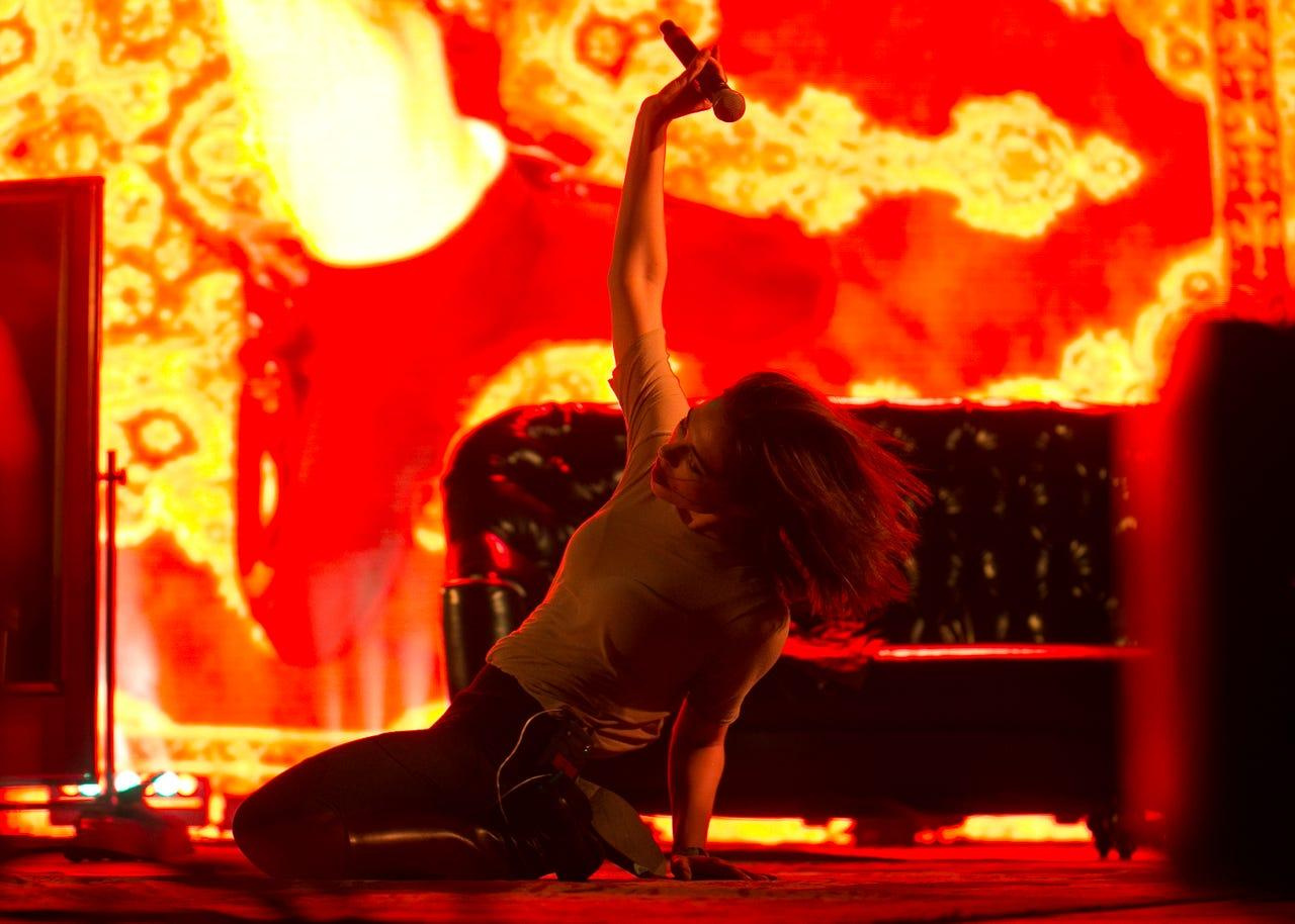 Nina Kravitz / Coachella / 2019. OOPS TEAM