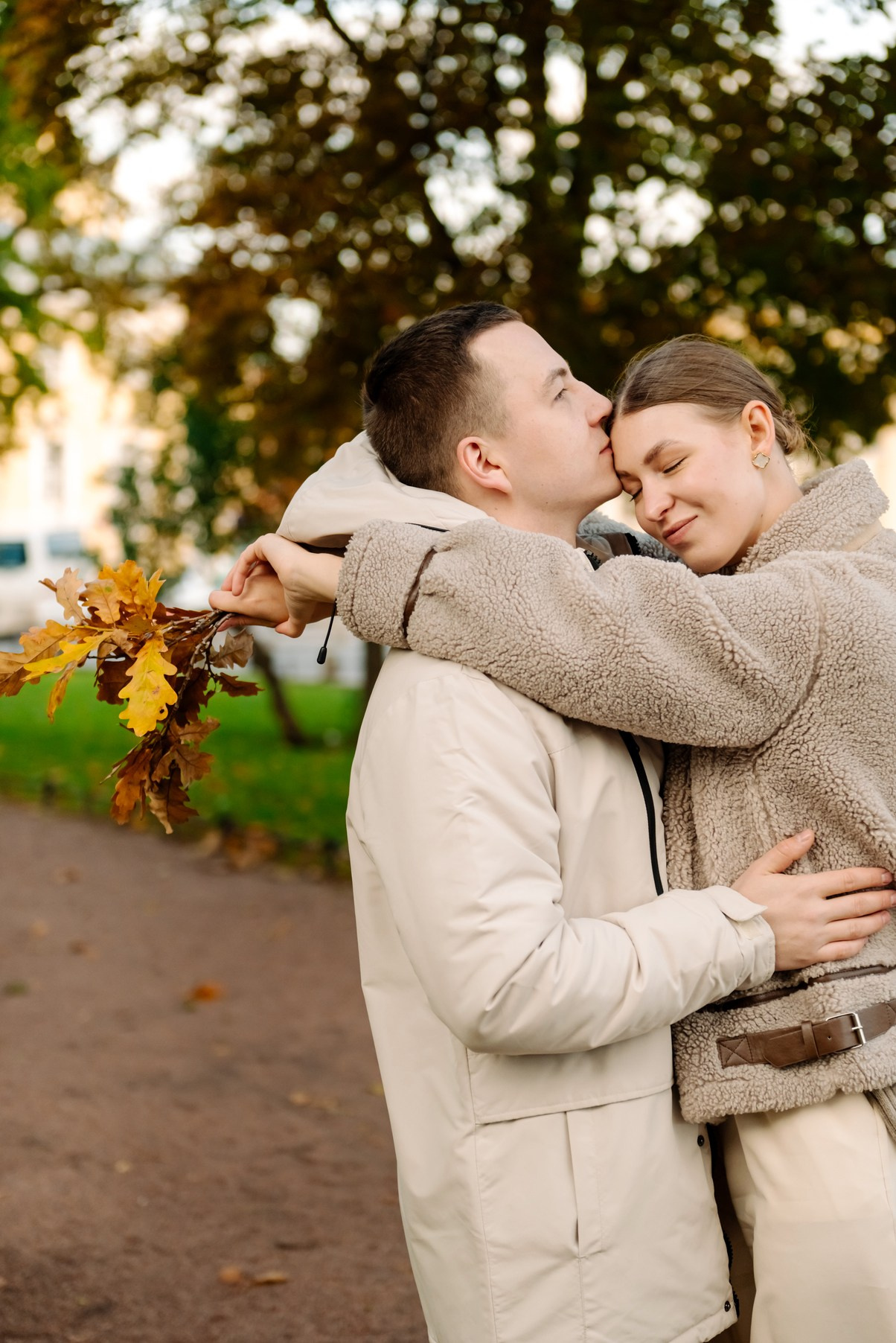 Осенняя фотосессия с парнем в Питере в центре города. Свадебный и сеейный фотограф в Санкт-Петербурге Елена Худякова