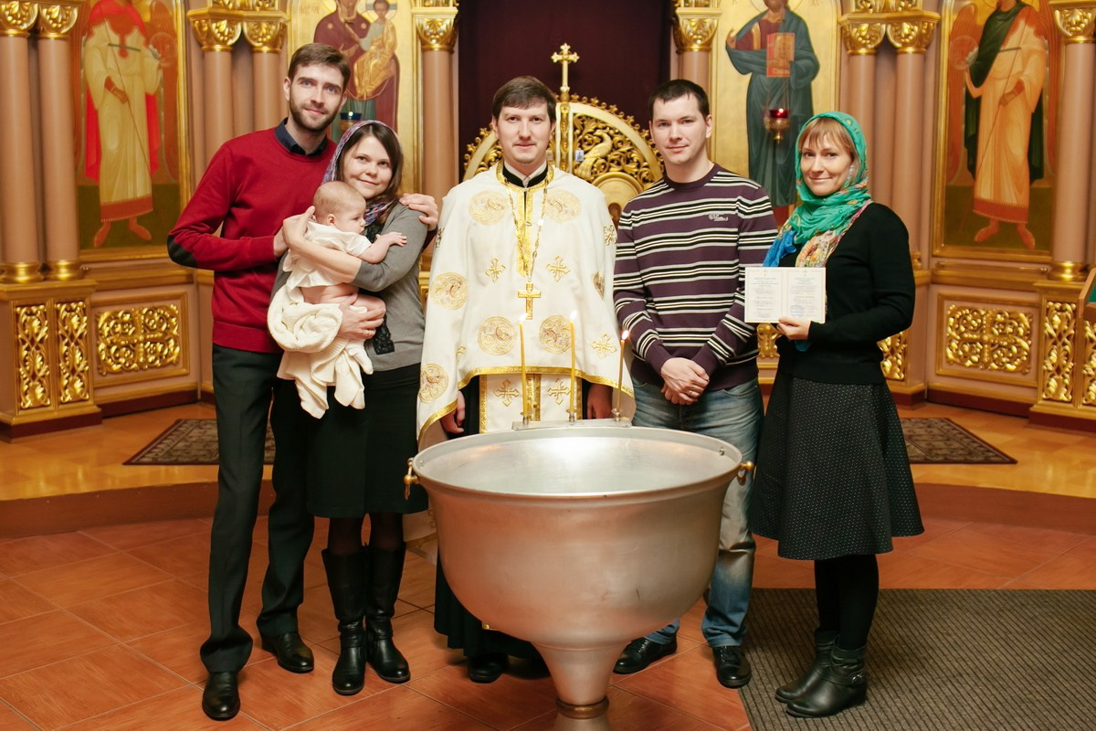 Крещение Казанская церковь Воскресенского Новодевичьего монастыря. Фотограф на крещение в Санкт Петербурге