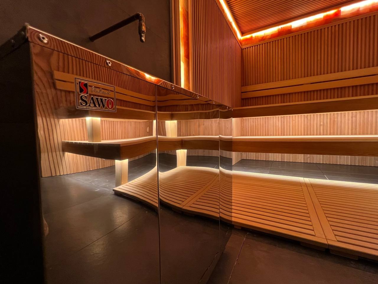 Травяная сауна в общей Спа-зоне клиники. Выполняет индивидуальные задачи, по этому добавлено большое количество гималайской соли и автополив. SaunaTopMasters