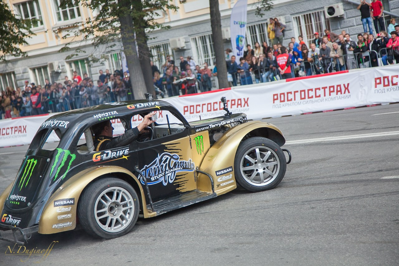 Nissan Nissmo Drive. Профессиональный фотограф Дугинов Николай | Екатеринбург