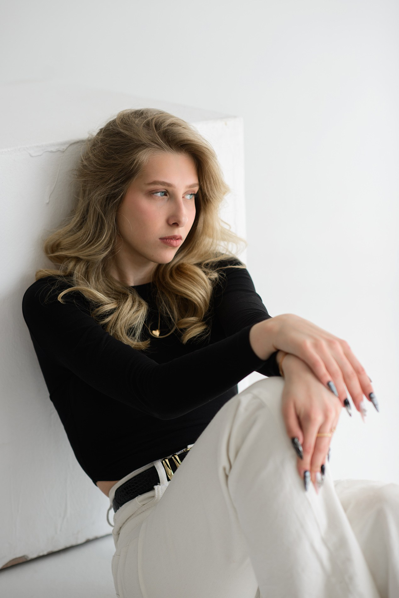 photo shoot in the studio foe woman, young girl