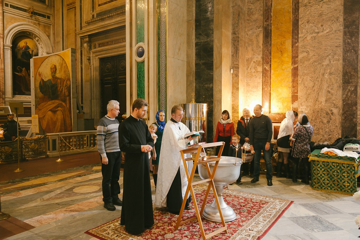 Крещение в Исаакиевском соборе малыша, Санкт-Петербург. Фотограф крещение венчание в Петербурге! Помогает подобрать храм и посоветовал душевного батюшку в СПб