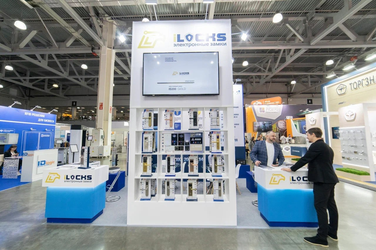 Выставочные стенды. Профессиональный портретный фотограф в Москве Владимир Глаголев