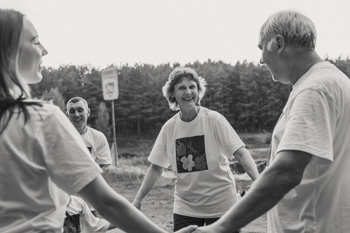 Семейный вечер в лесу