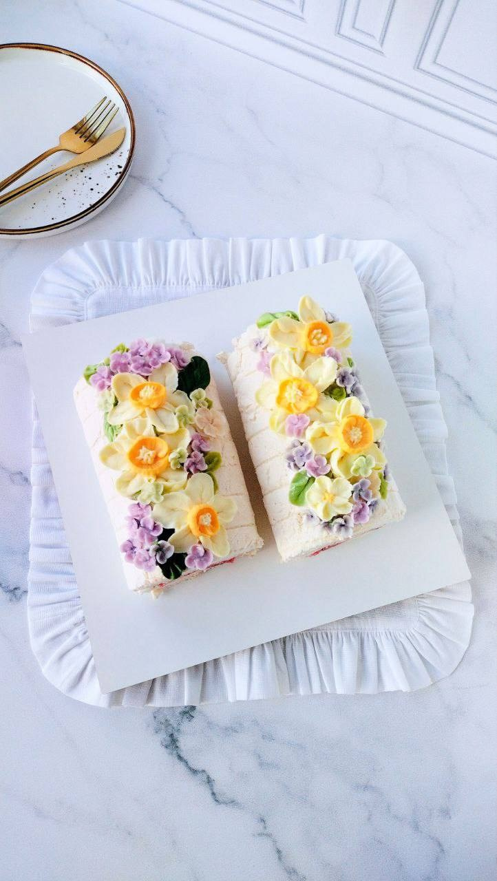 Работы учениц. Аникина Юлия / Кремовая флористика в корейской технике