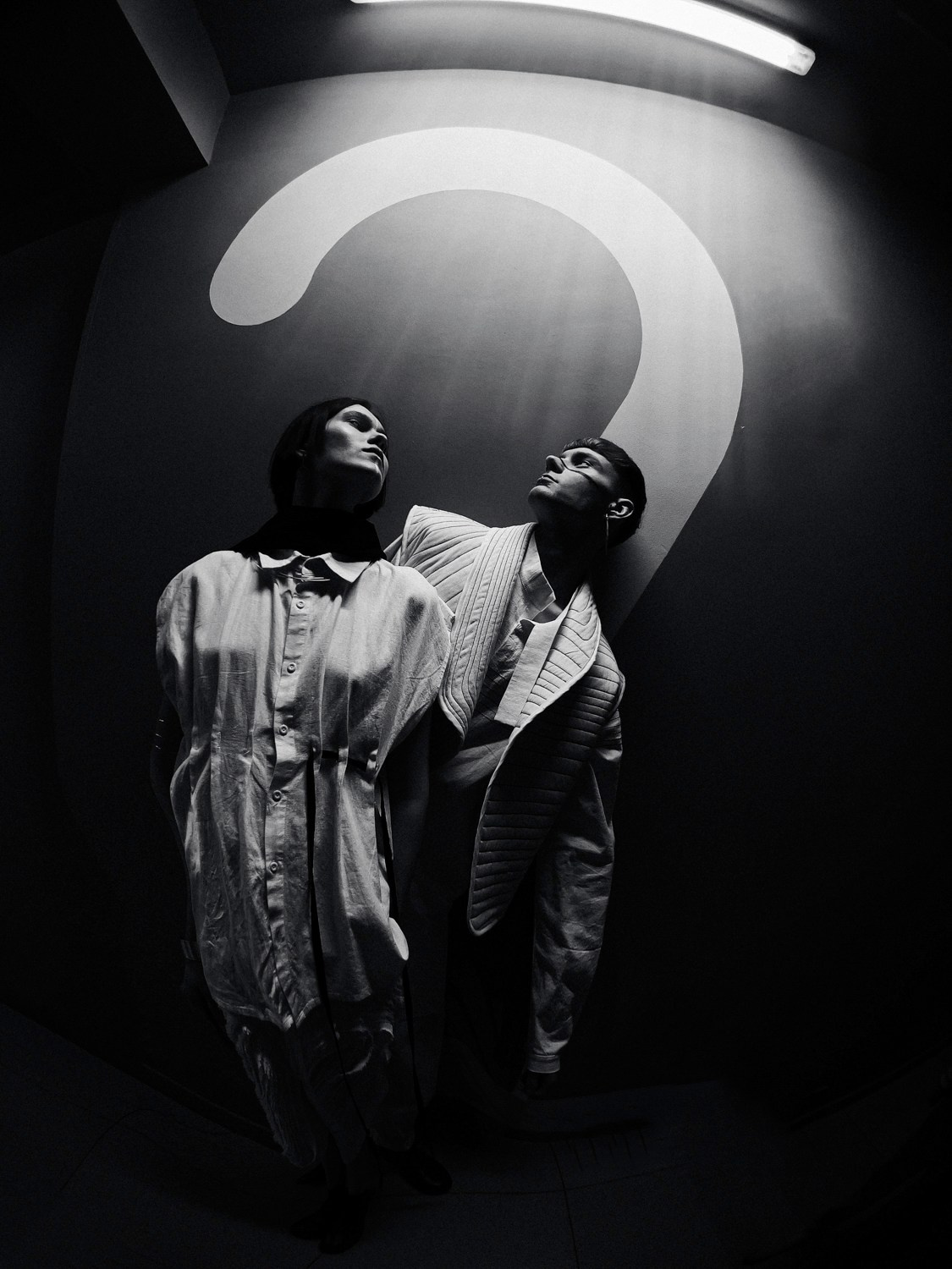 Современная концептуальная фотография о теле, уязвимости и идентичности. Визуальная практика на стиле честности, пост-иронии и искусства.Рекламная фотография, Концептуальная фотография, Современный художник, Психология, Коммерческий фотограф, Репортажный фотограф, Стрит фотография, Арт, Сюрреализм, Мобильная фотография, Снято на айфон, Дима Бурза