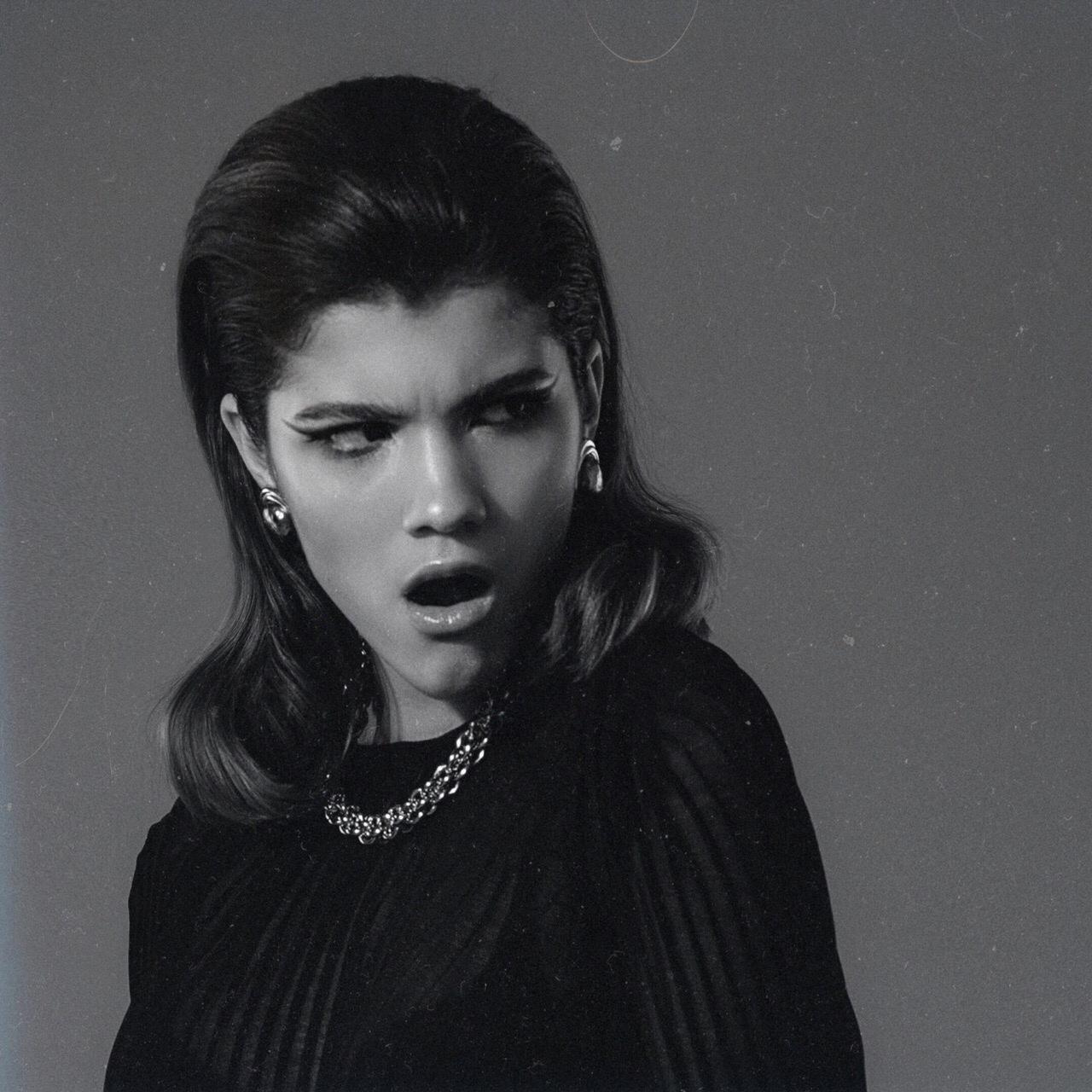 Съемка для брендов ювелирных украшений и бижутерии. Фотограф-портретист Евгения Синкевич в Риге и Европе