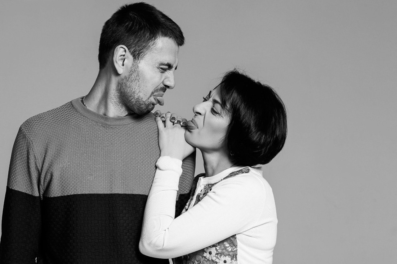 Семейное фото в студии. Фотограф-портретист Евгения Синкевич в Риге и Европе