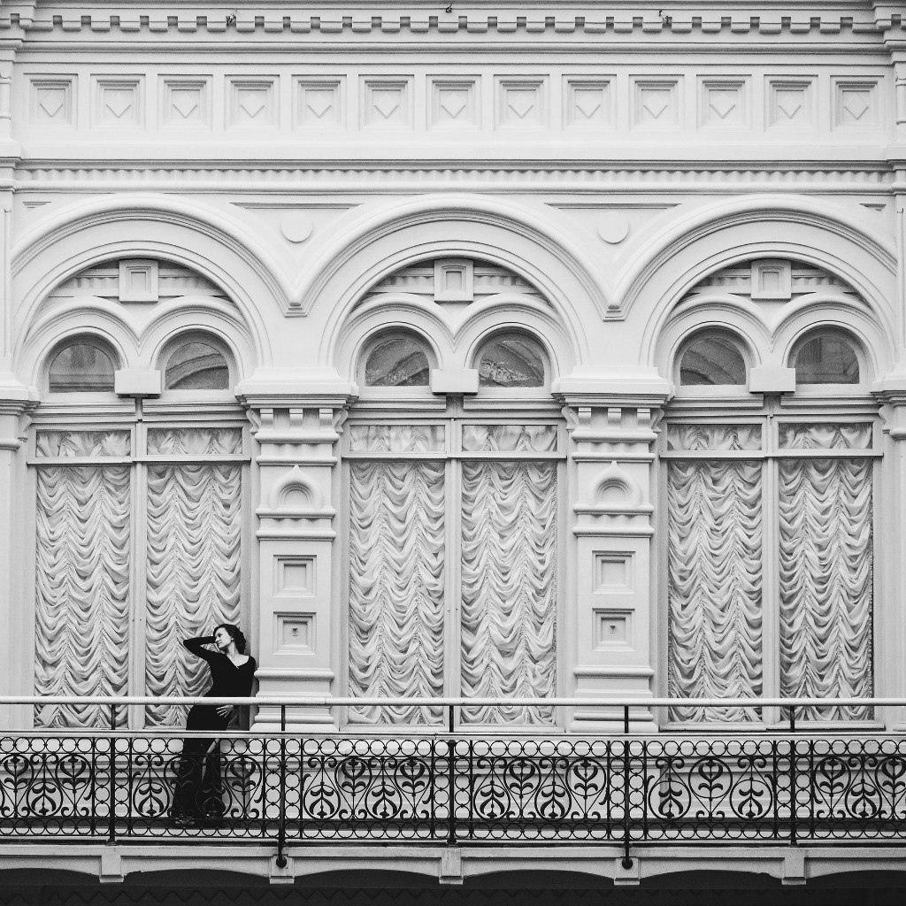 Женский портрет в городской среде. Фотограф-портретист Евгения Синкевич в Риге и Европе