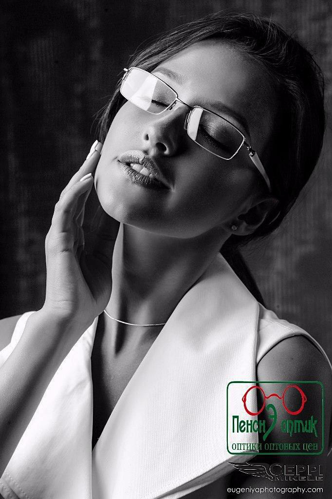 Съемка для брендов аксессуаров. Фотограф-портретист Евгения Синкевич в Риге и Европе