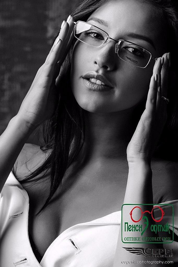 Съемка для брендов аксессуаров. Фотограф-портретист Евгения Синкевич в Риге и Европе