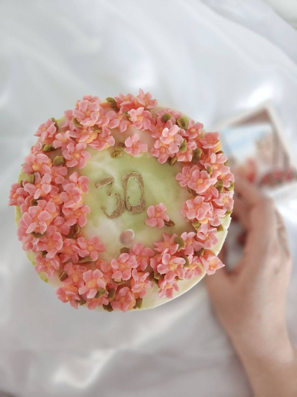 Работы учениц. Аникина Юлия / Кремовая флористика в корейской технике