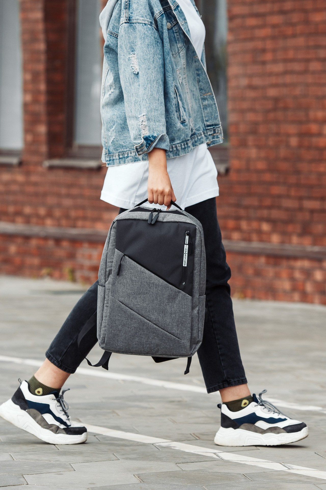 WB OZON Рюкзаки. Фотосъёмка для бизнеса — предметное фото, репортаж с мероприятий, портреты людей, съёмка интерьера и экстерьера