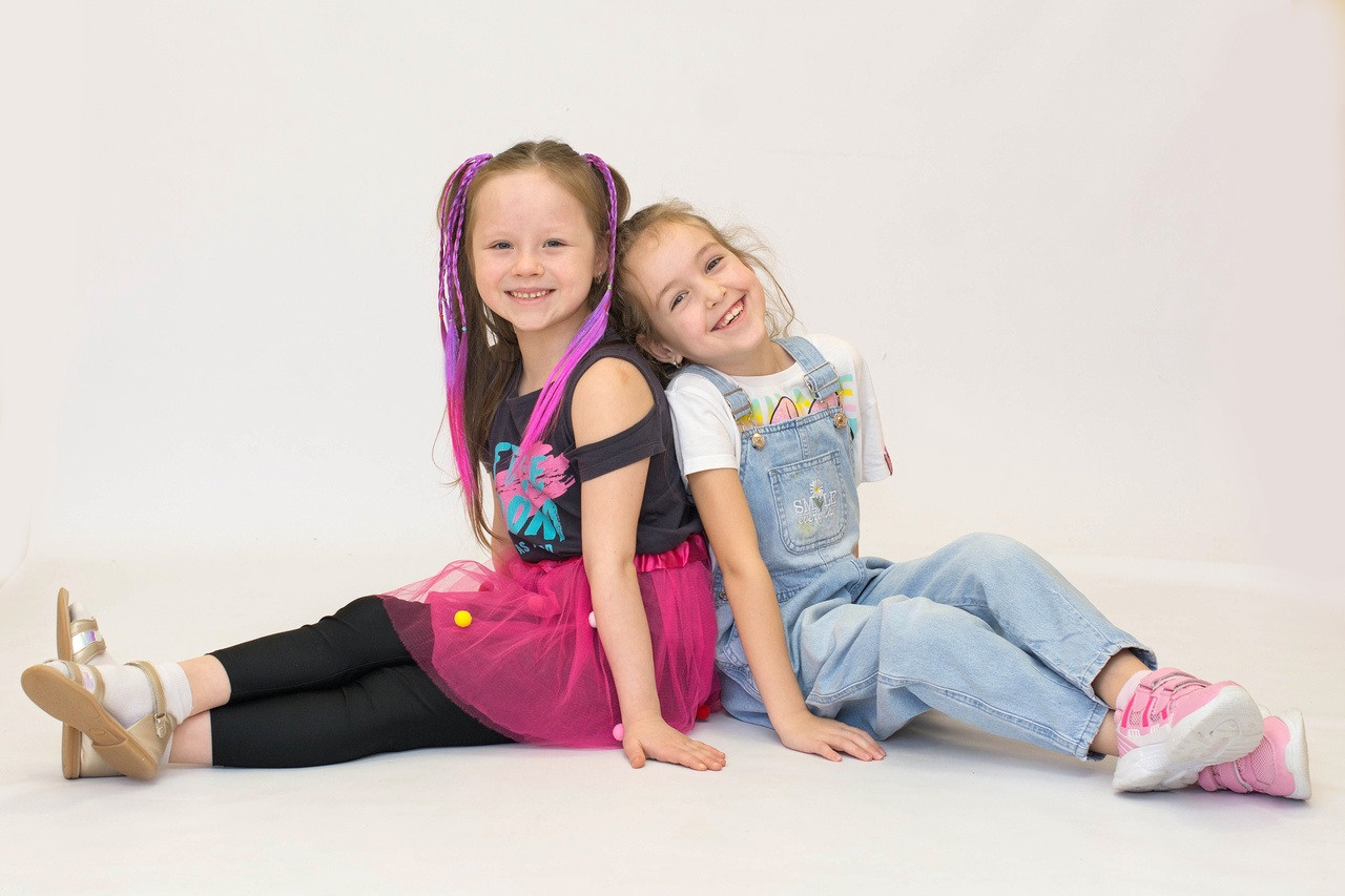 Памятная фотосессия с лучшей подругой из детского сада.