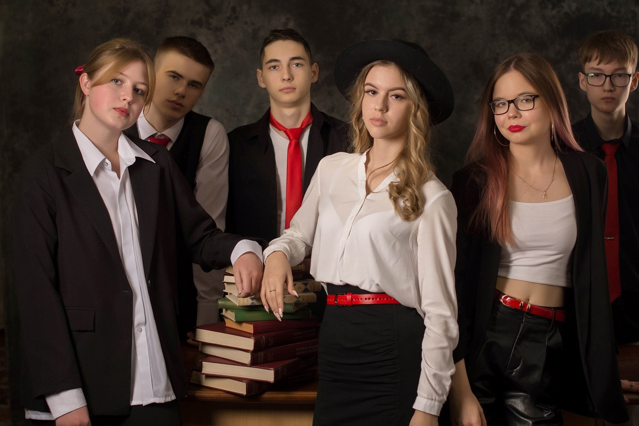 Стильные фотографии в студии всего класса Челябинск.