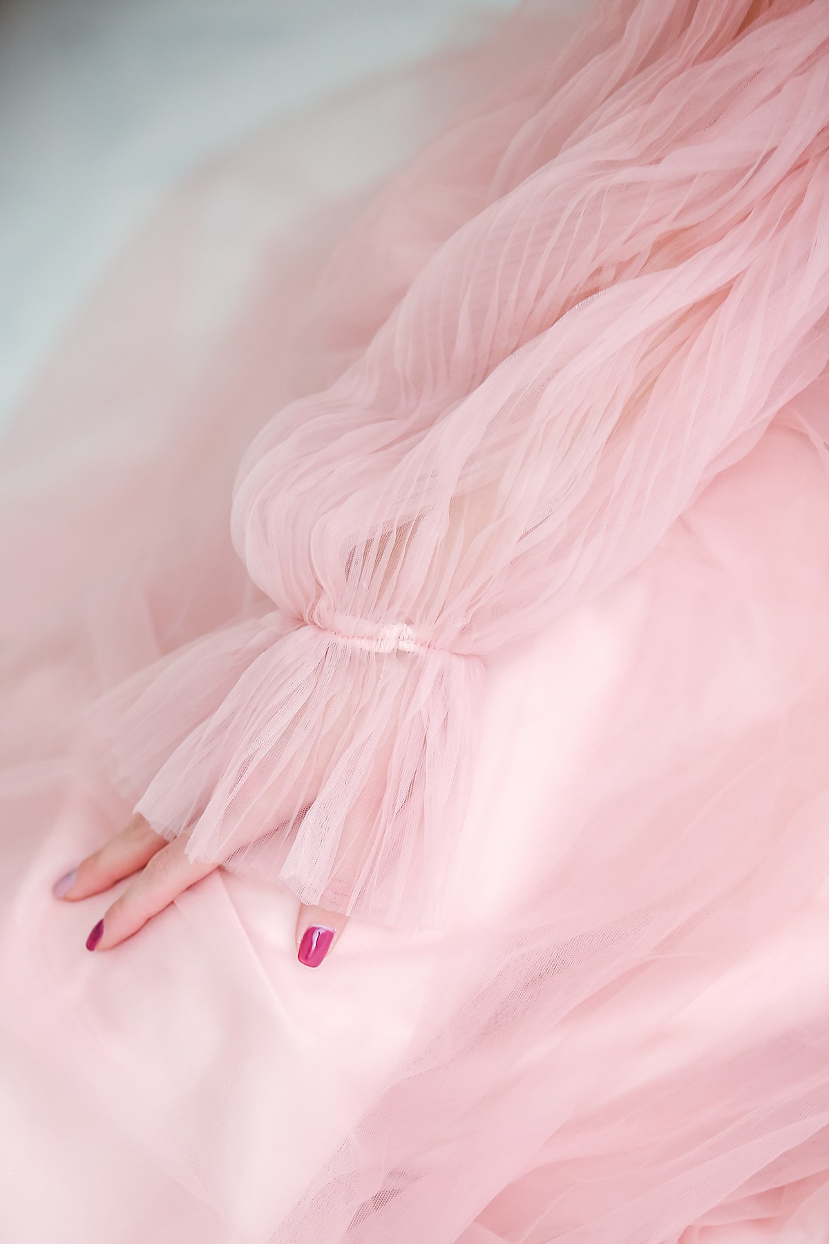 Портретная фотосессия в весенней фотостудии с цветами. Семейный и детский фотограф в Москве Мария Быкова