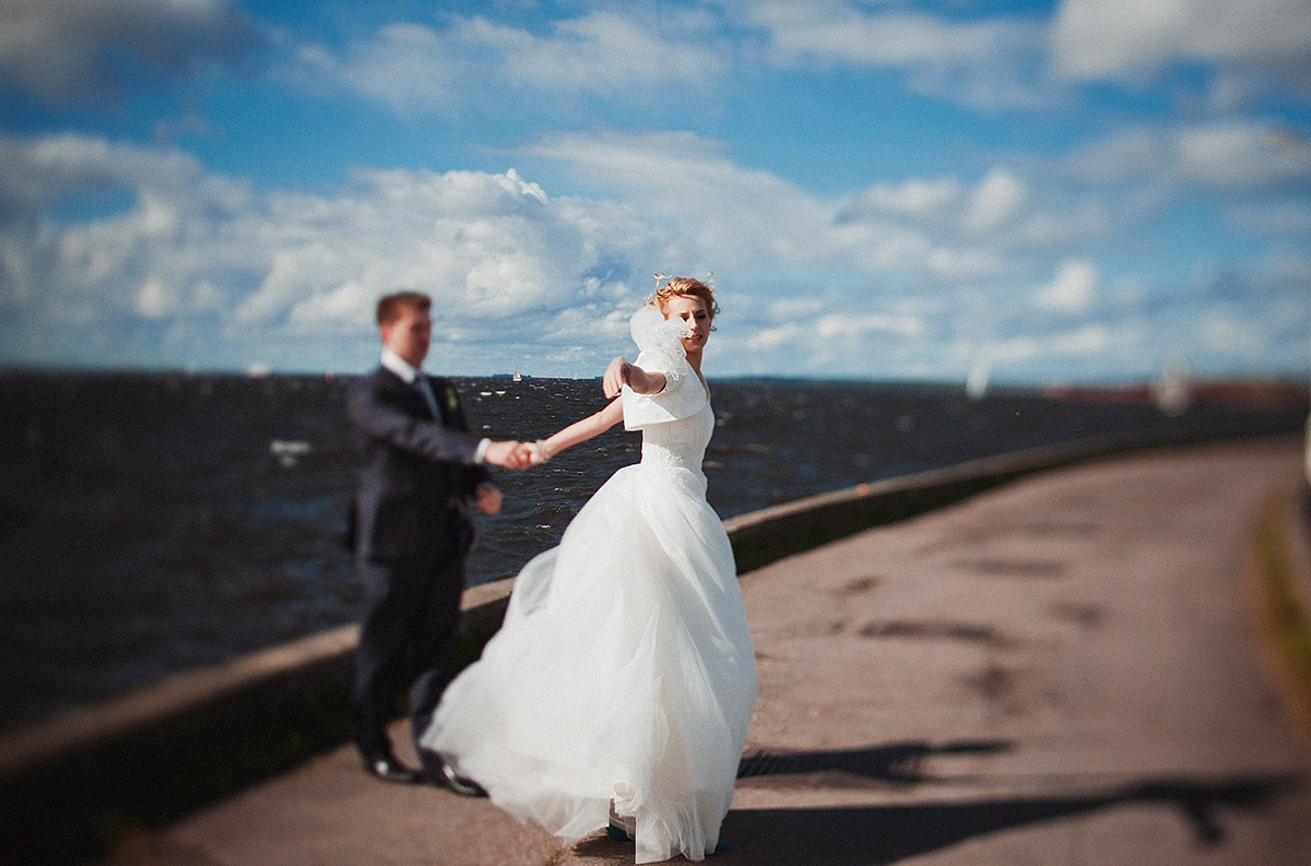 Свадебная прогулка Алекса и Даши. Фотограф крещение венчание в Петербурге! Помогает подобрать храм и посоветовал душевного батюшку в СПб