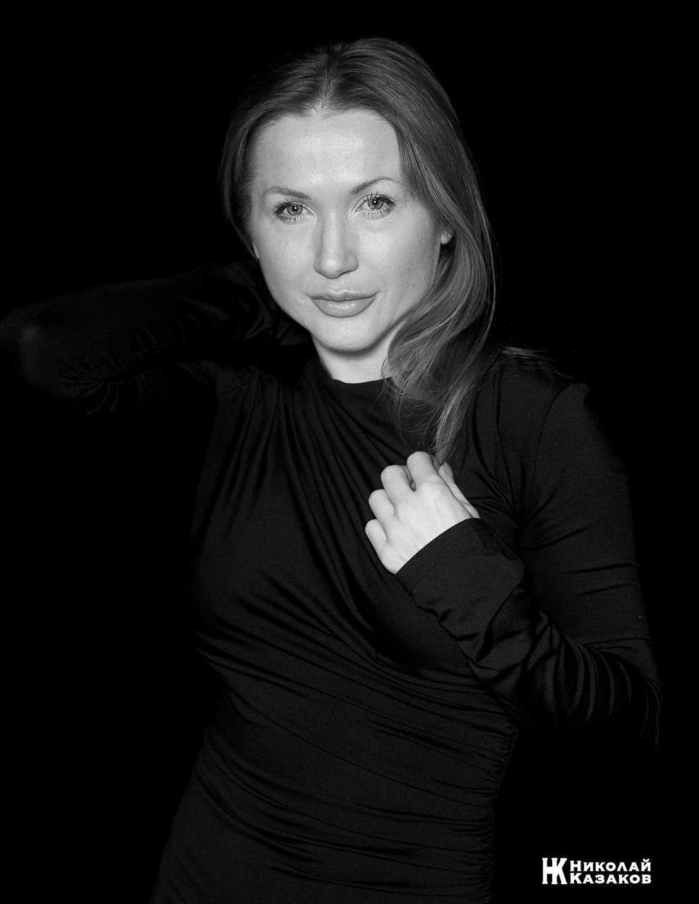 Деловой женский портрет в студии. Индивидуальная Портретная фотосессия в Санкт-Петербурге 