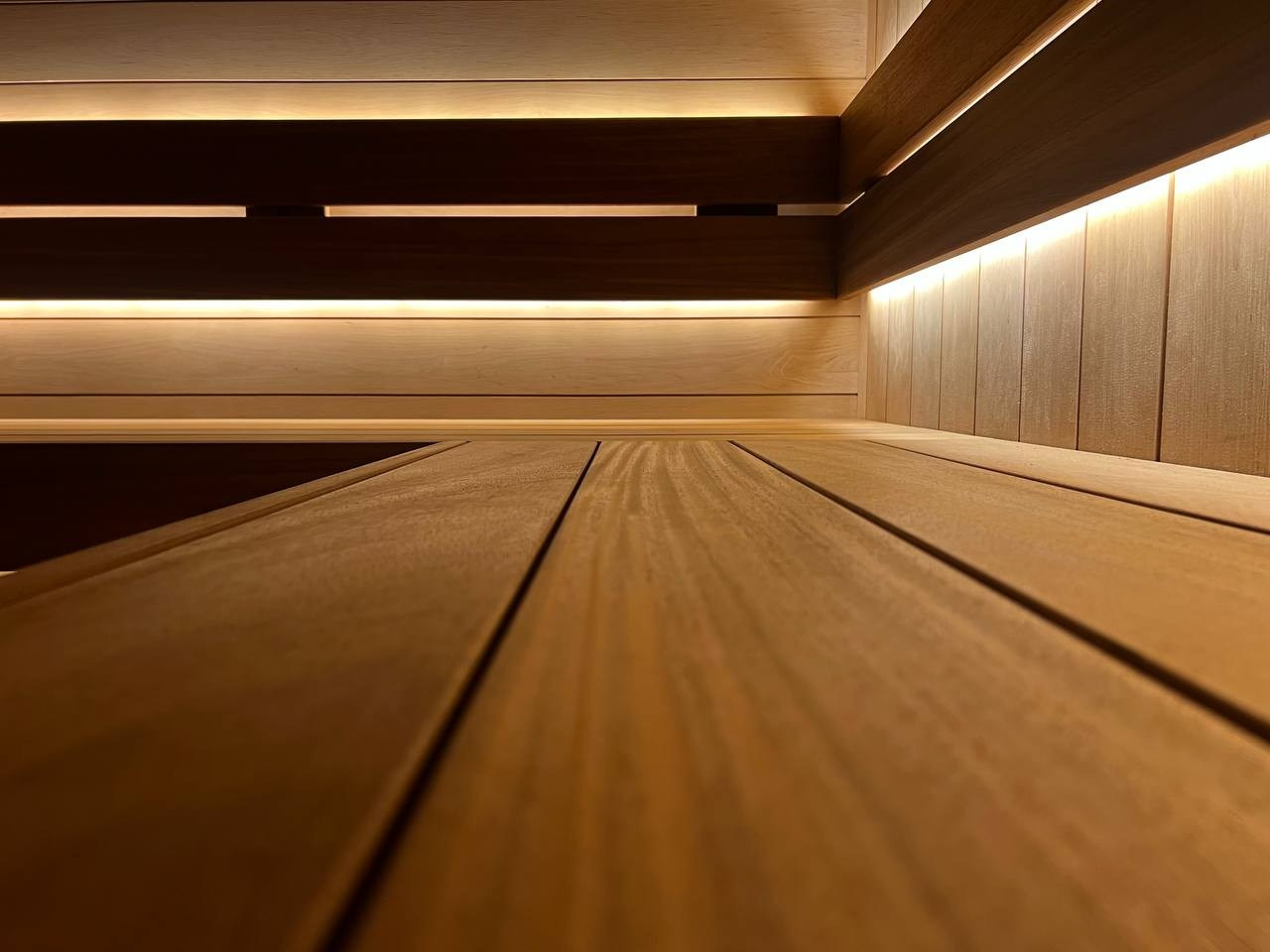 Респект команде Печи Горбунова за продуманный проект, а нам — за его реализацию: термоольха, Sangens, звёздное небо и можжевеловое панно. SaunaTopMasters