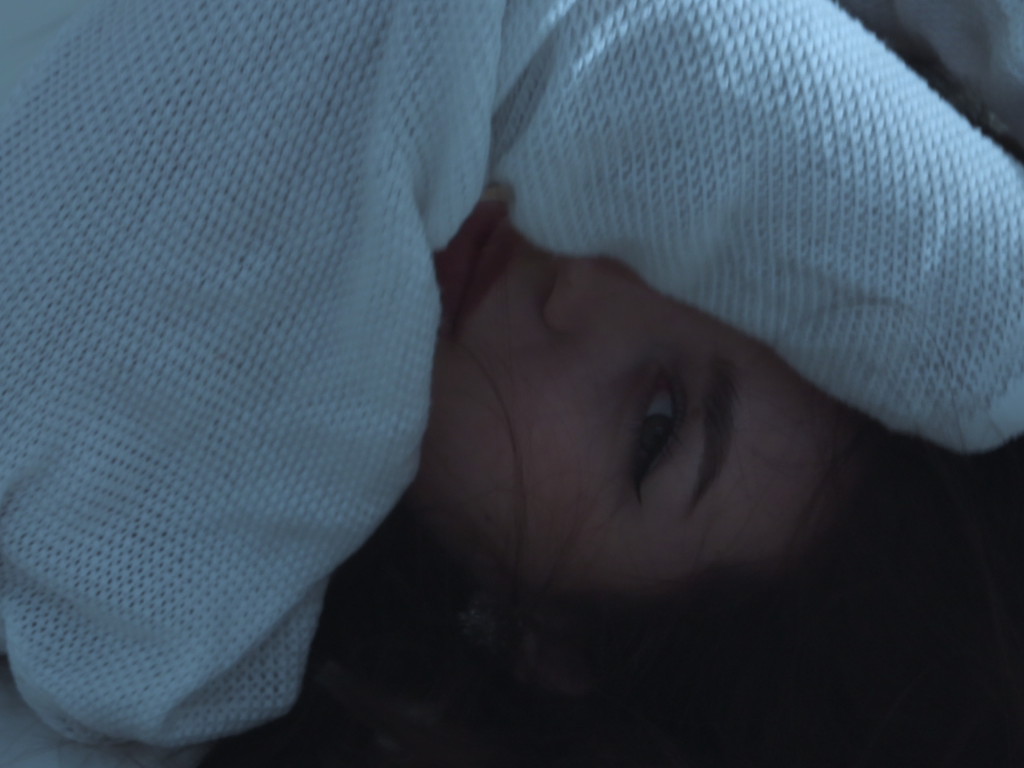 Амура, Envtn — Выдыхаю (Stills from Mood video). Xstazia — музыкальные обложки, арт-дирекшн, режиссура и креативное продюссирование