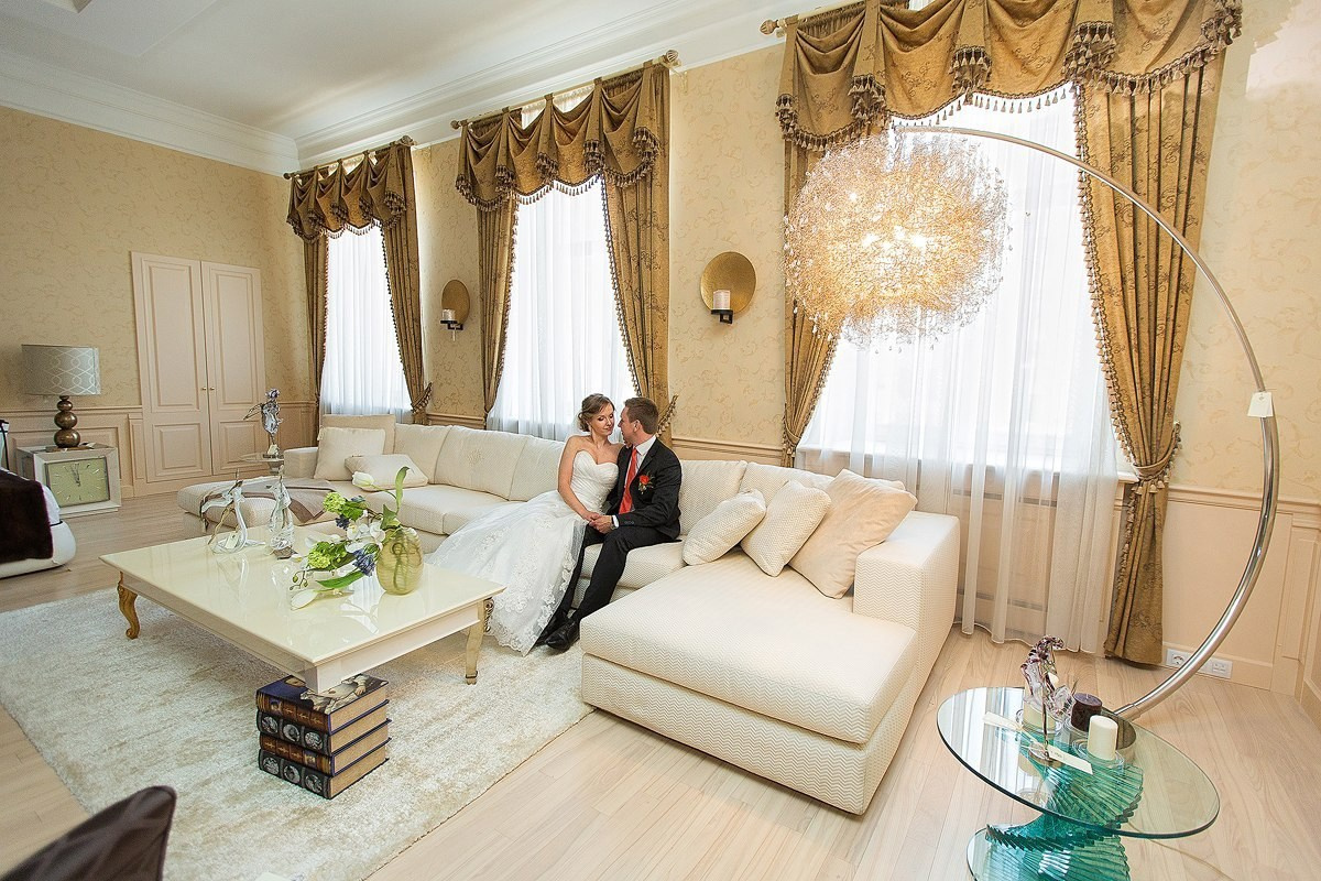 Свадебные съемки. Женский фотограф в Санк-Петербурге и Москве — фотосессия девушки в студии, портрет, фотосъемка